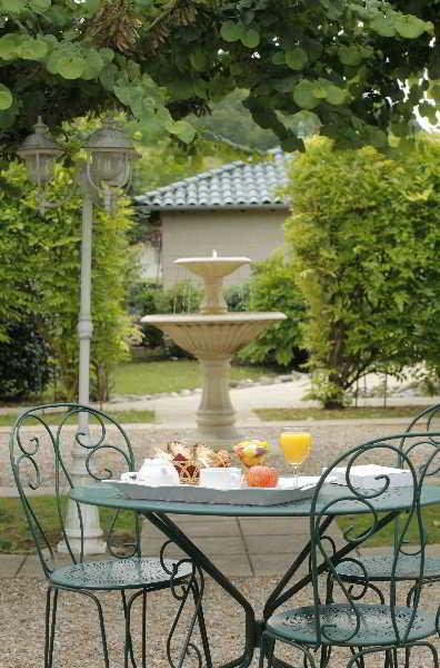 Hotel Grand Confort Le Moulin Rouge Terrasson Εξωτερικό φωτογραφία